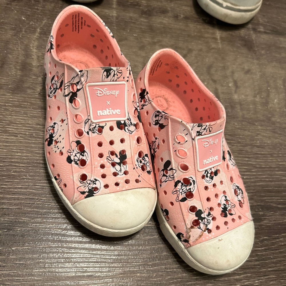 Minnie Mouse Natives